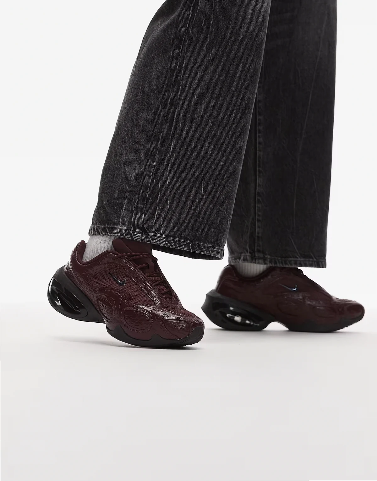 Air Max Muse sneakers in burgundy