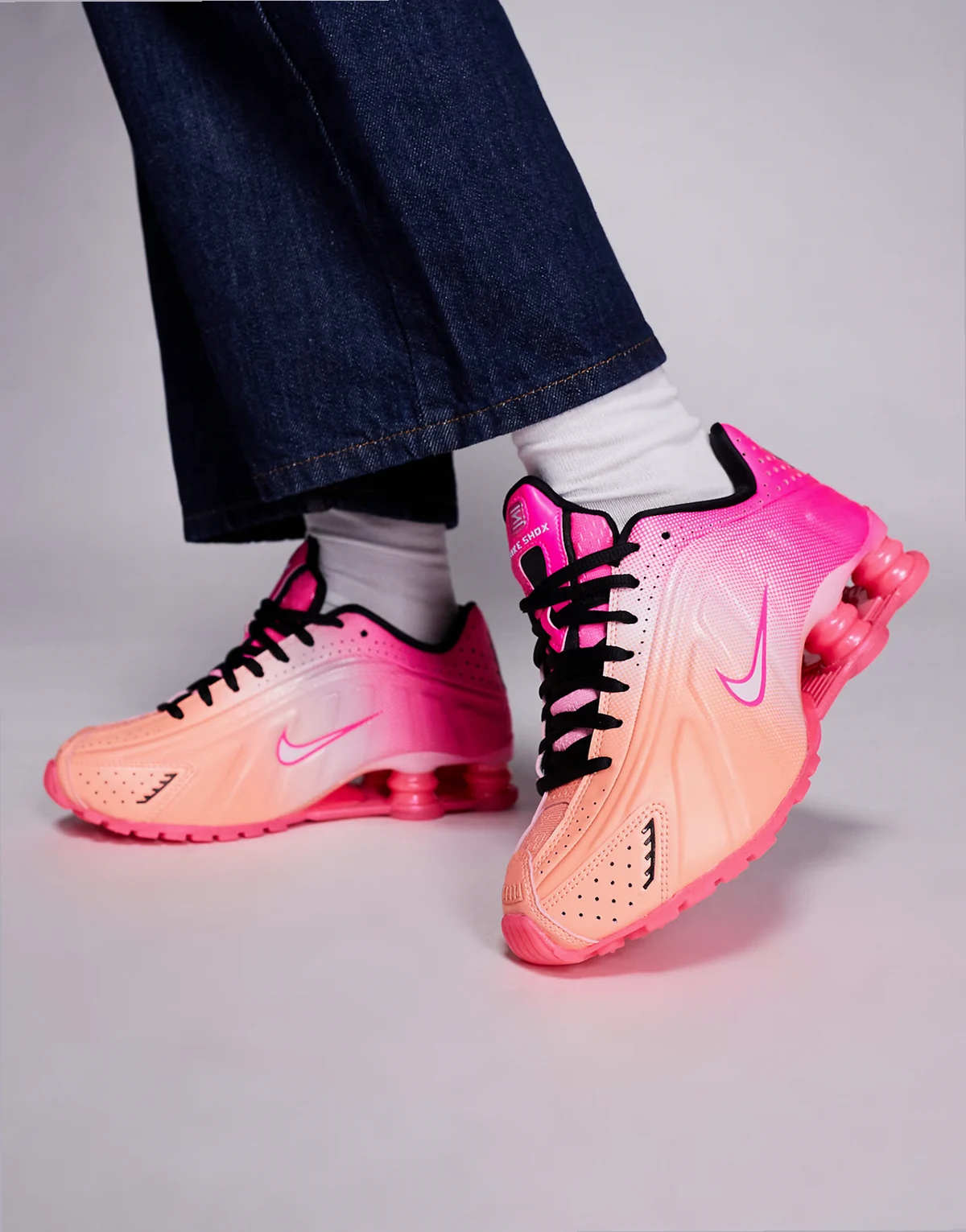 Shox R4 sneakers in hot pink