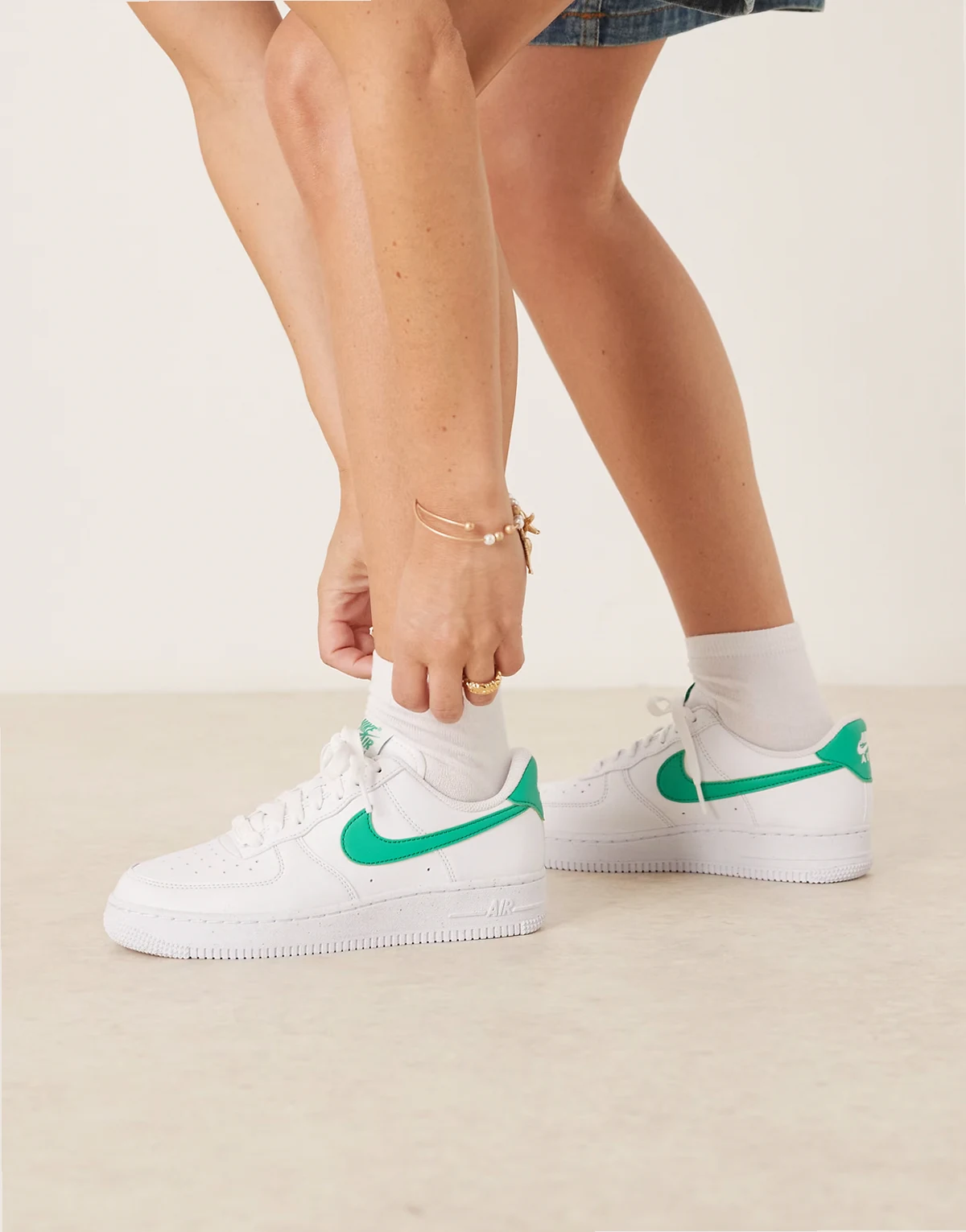 Air Force 1 '07 NN sneakers in white and green