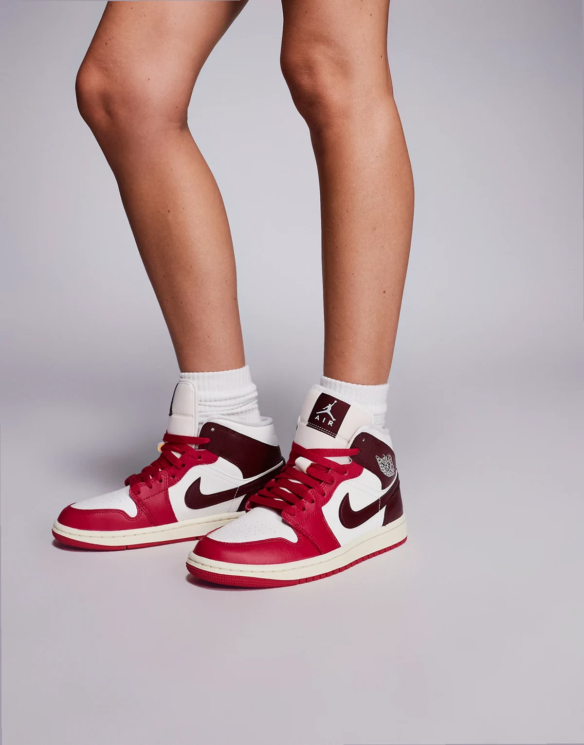 Nike Air Jordan 1 Mid sneakers in red