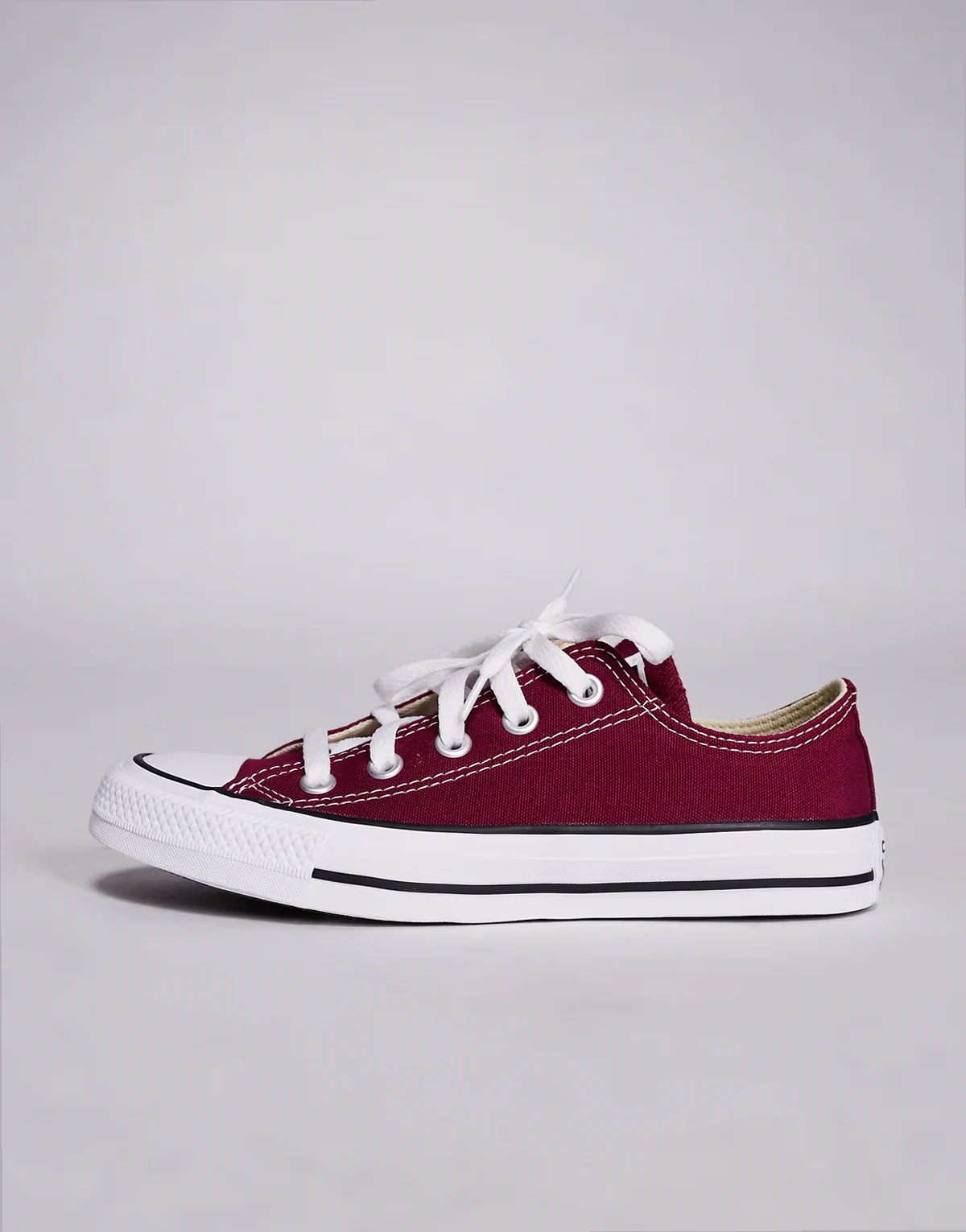 Chuck Taylor All Star Ox sneakers in burgundy
