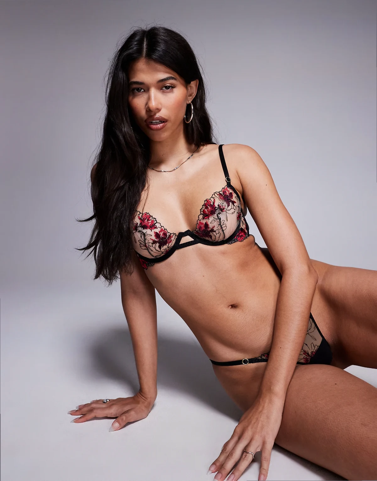 Calista sheer bra with floral embriodery in black and red