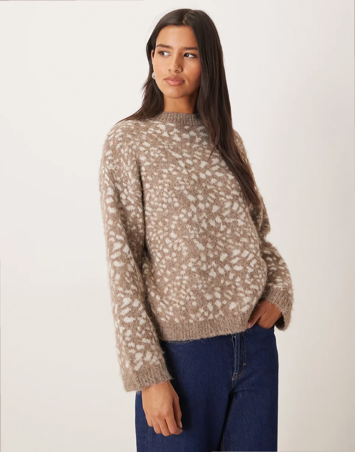 – Pullover mit Rundhalsausschnitt und Rehmuster