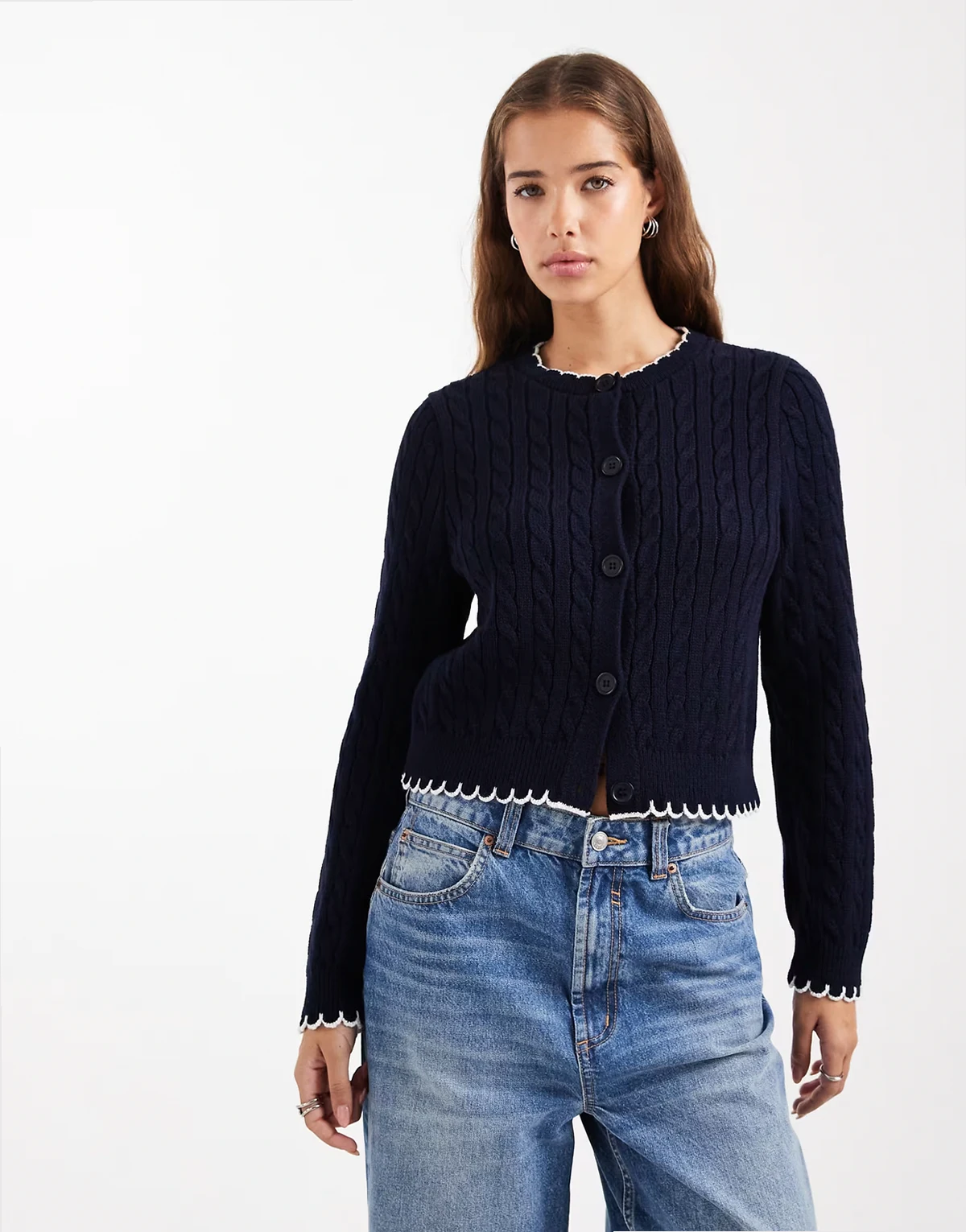 – Strickjacke mit Zopfmuster und Languettenstich in Marineblau