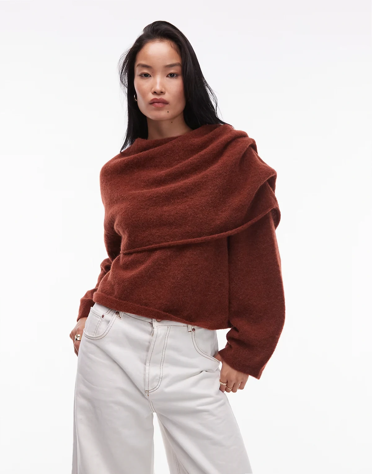 – Brauner drapierter Pullover im Wickeldesign aus Alpaka-Wollmix