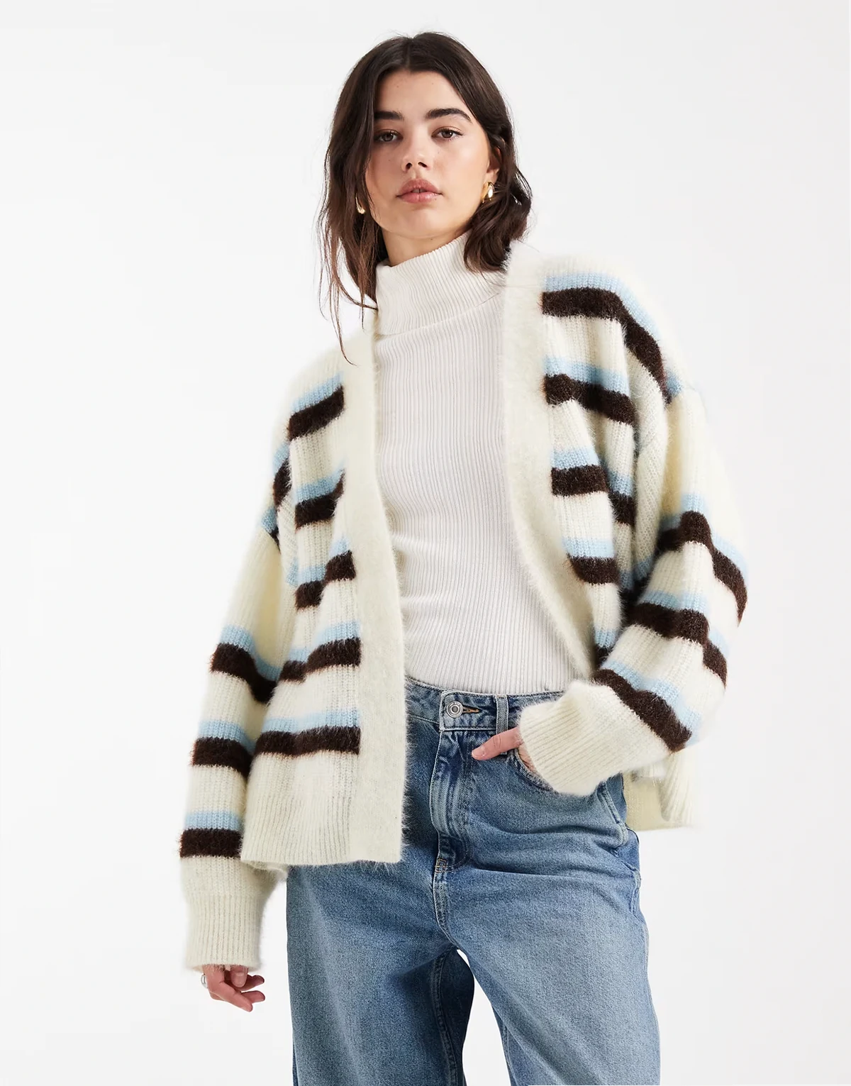 – Flauschige, offene Strickjacke mit Streifenmuster