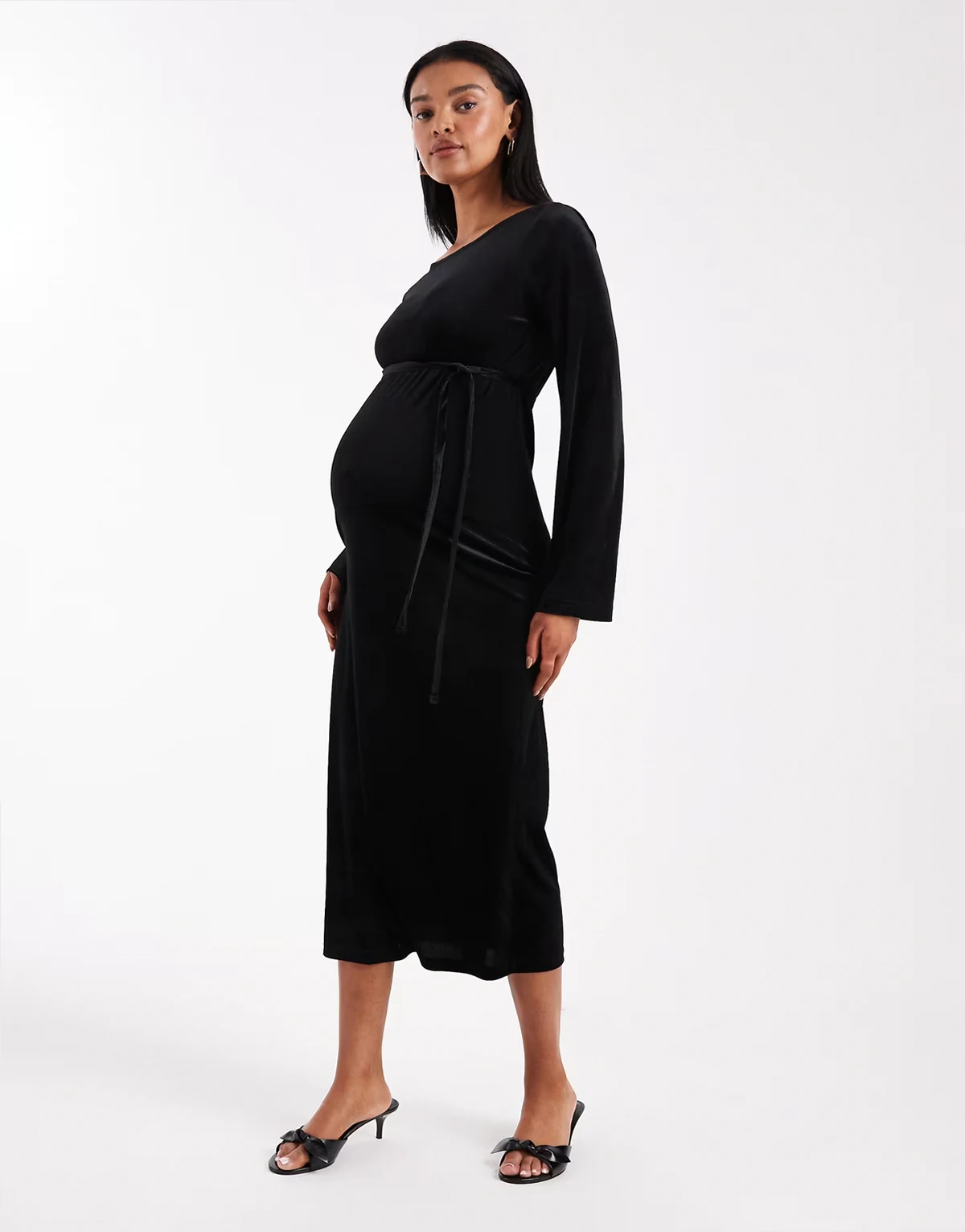 Mamalicious Maternity – Midikleid aus Samt in Schwarz mit Trompetenärmeln, Umstandsmode