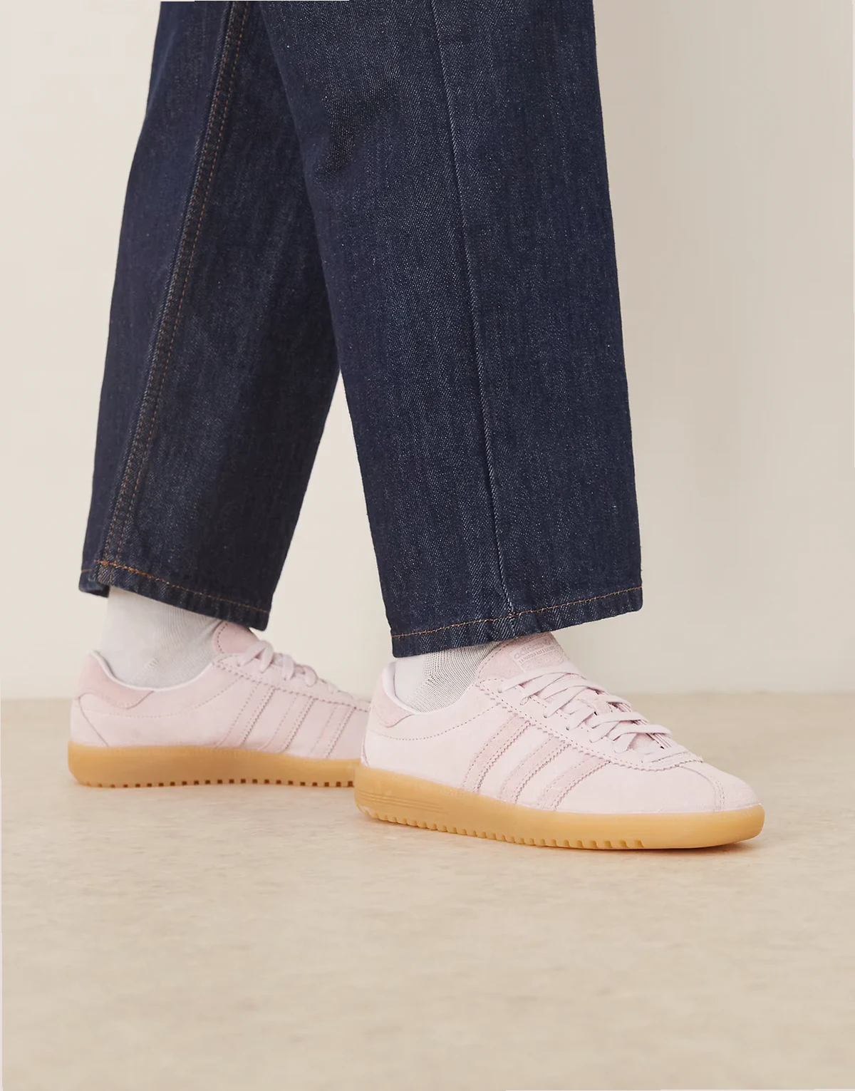 Bermuda sneakers in light pink