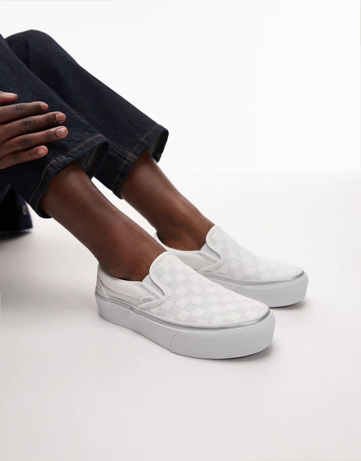 Classic slip-on platform checkerboard sneakers in white