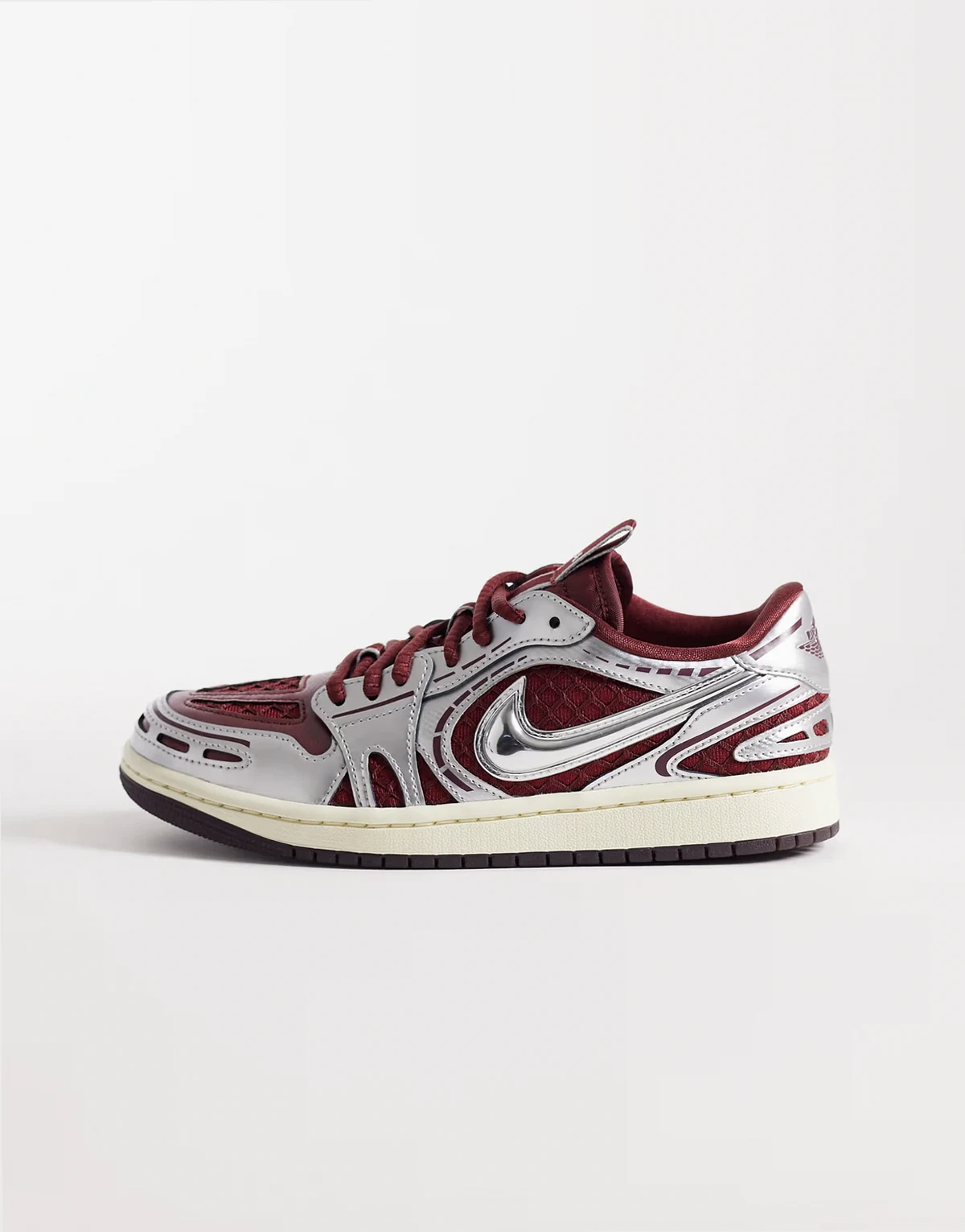 Nike Air Jordan Method of Make Low V3 sneakers in burgundy and silver