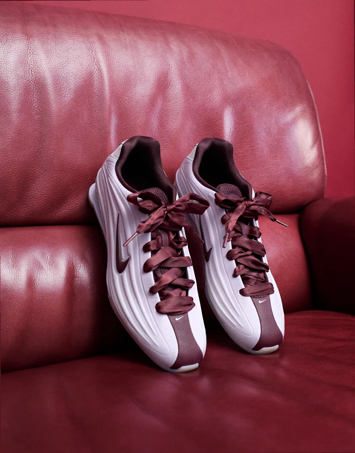 Shox Z SE sneakers in light pink and burgundy with ribbon laces