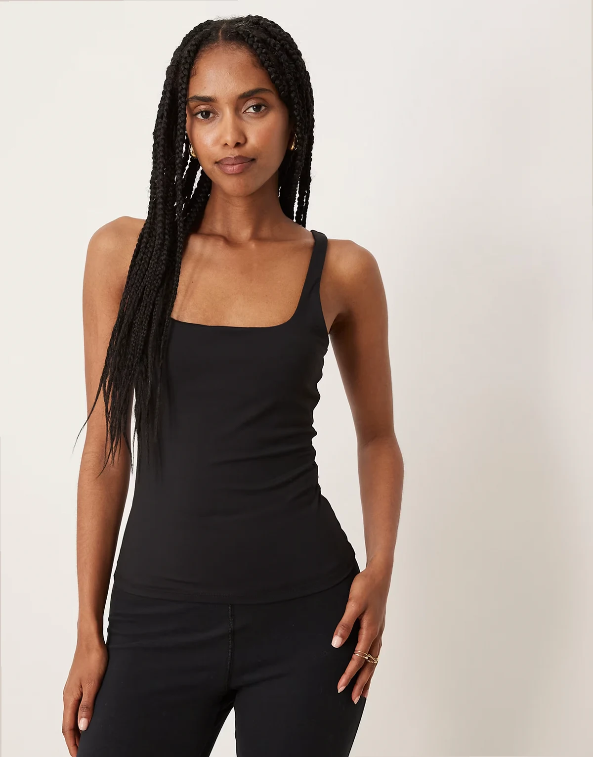 DayFlex built-in support essential square neck tank top in black