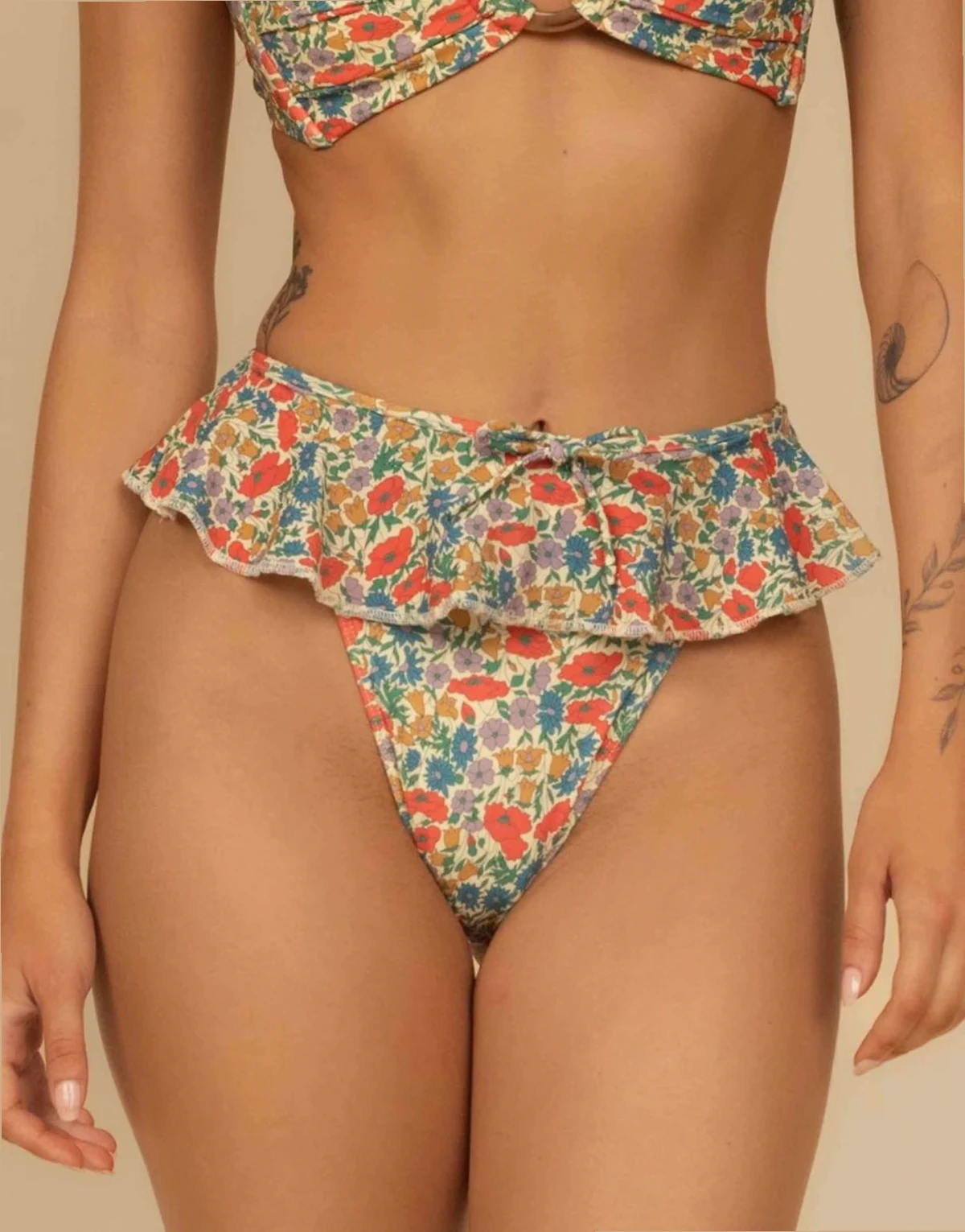 tamarindo ruffle bikini bottom in florencia floral