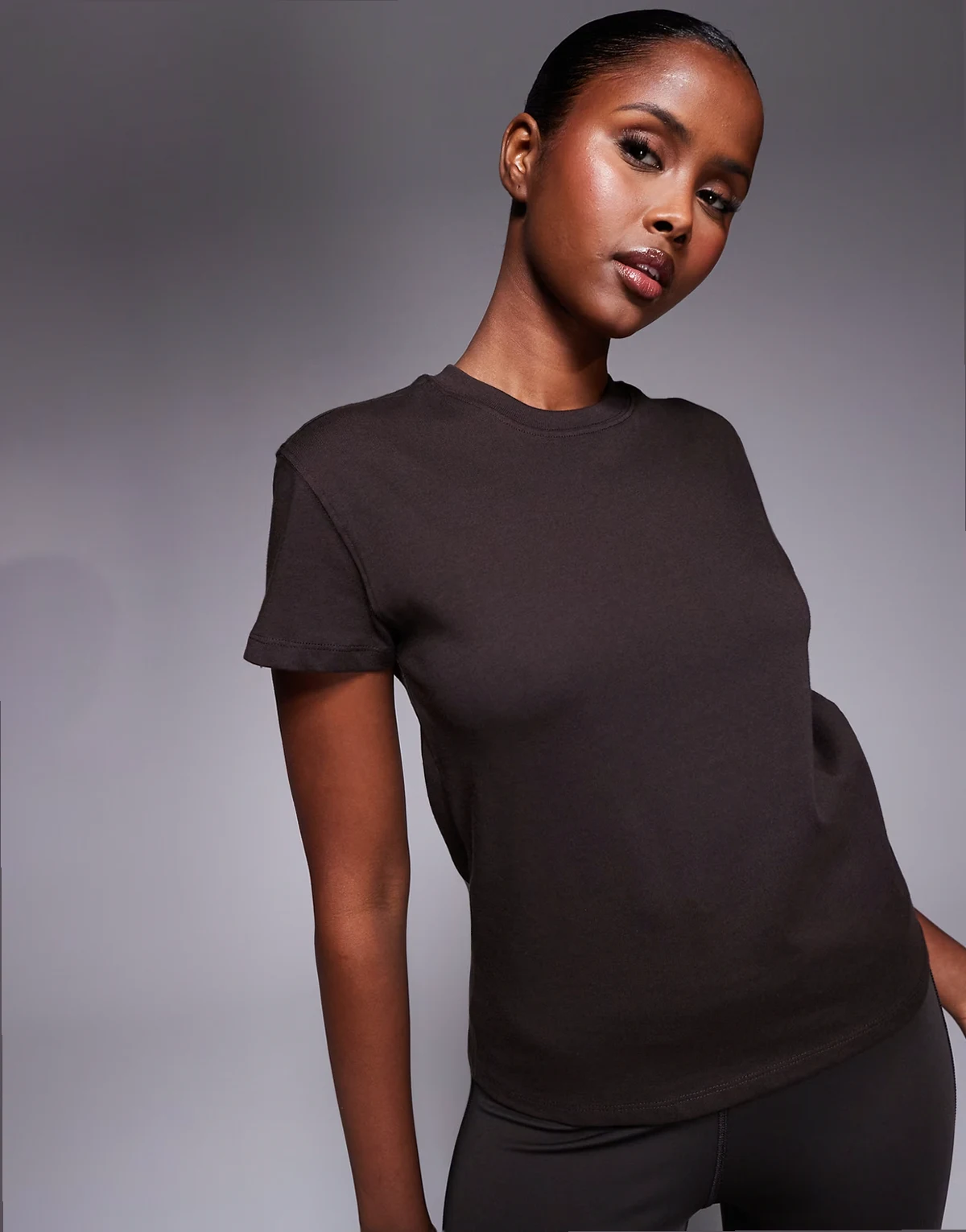 Icon cotton boxy T-shirt with quick dry finish in chocolate