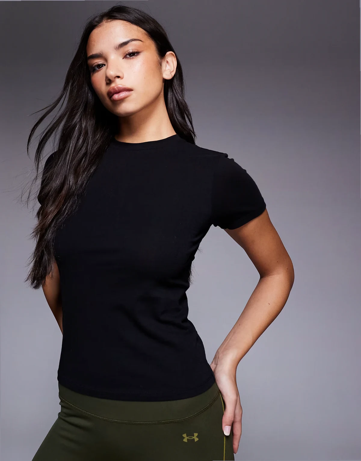 fitted cotton short sleeve everyday tee with quick dry finish in black