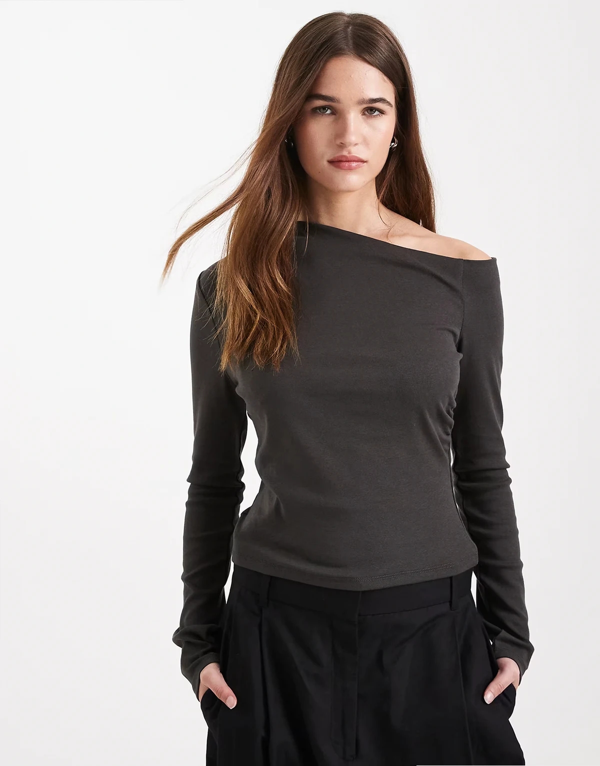 Teen sculpt top with slash neck in charcoal