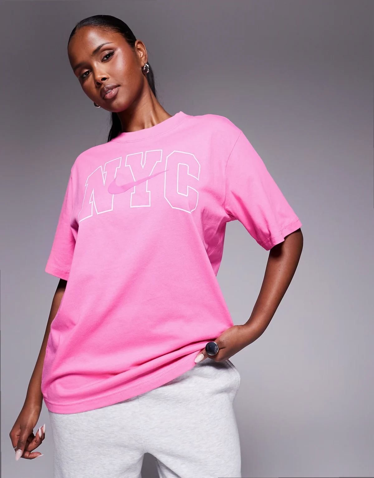 Essentials boyfriend fit graphic t-shirt in pink