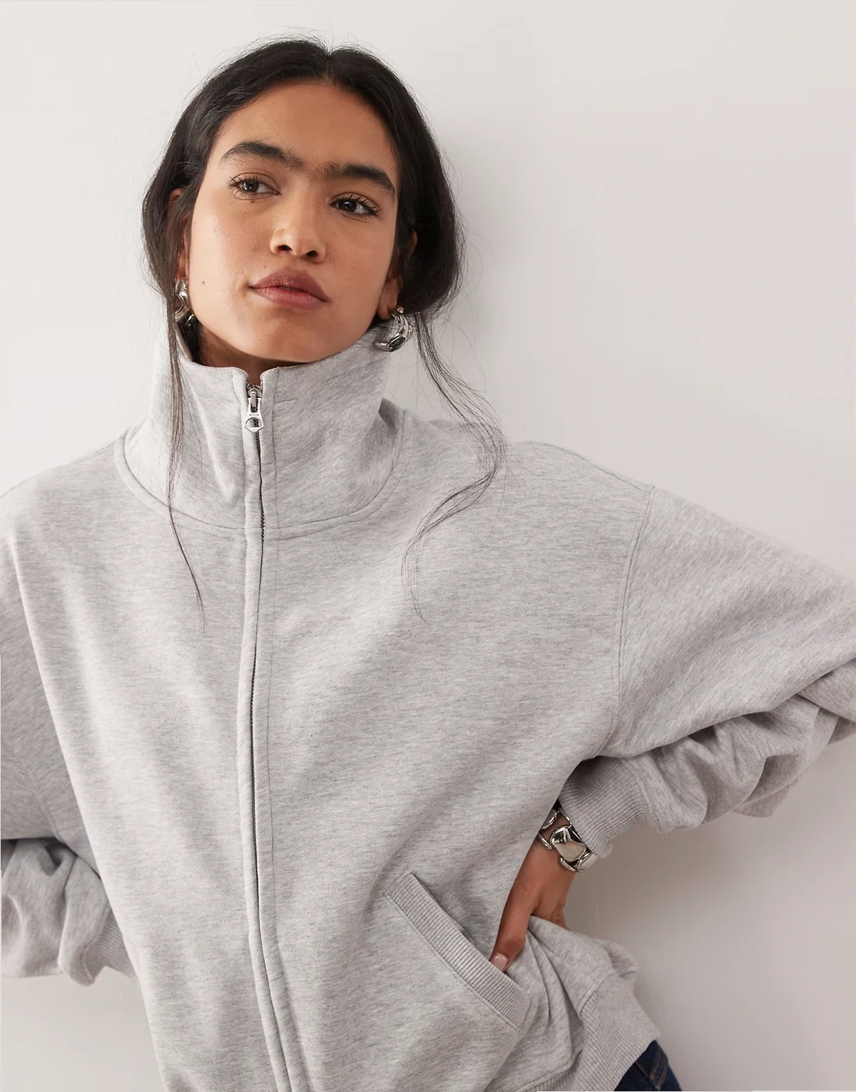 – Jodi – Sweatshirt in Grau meliert mit Stehkragen und durchgehendem Reißverschluss
