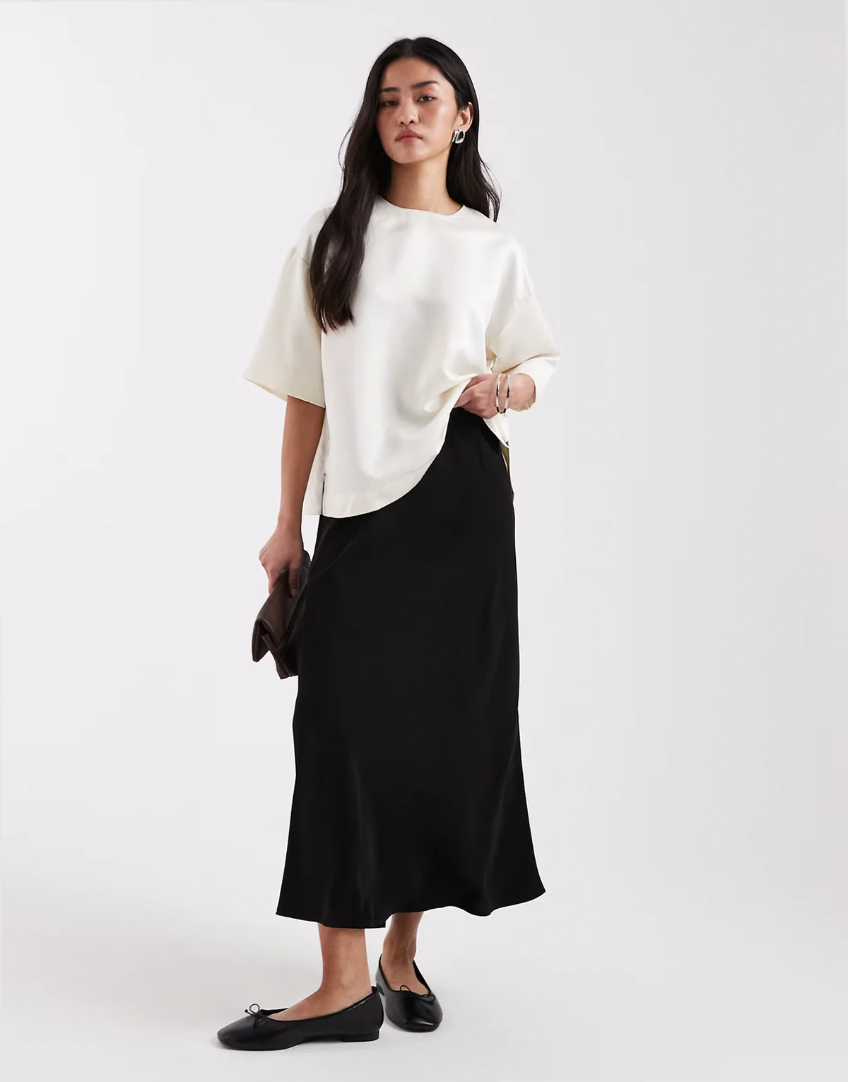 – Matter Satin-Midirock in Schwarz