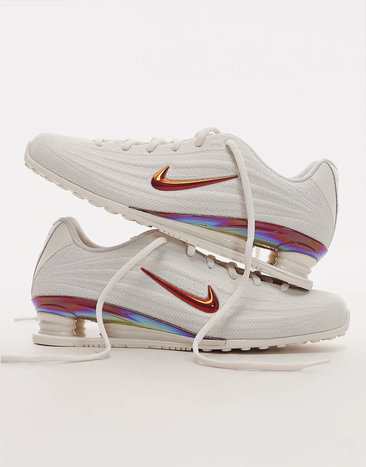 Shox Z SE sneakers in white and metallic silver