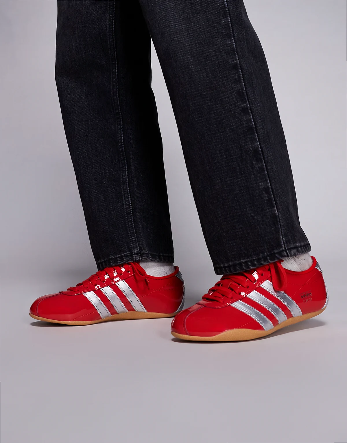Tokyo sneakers in red and silver