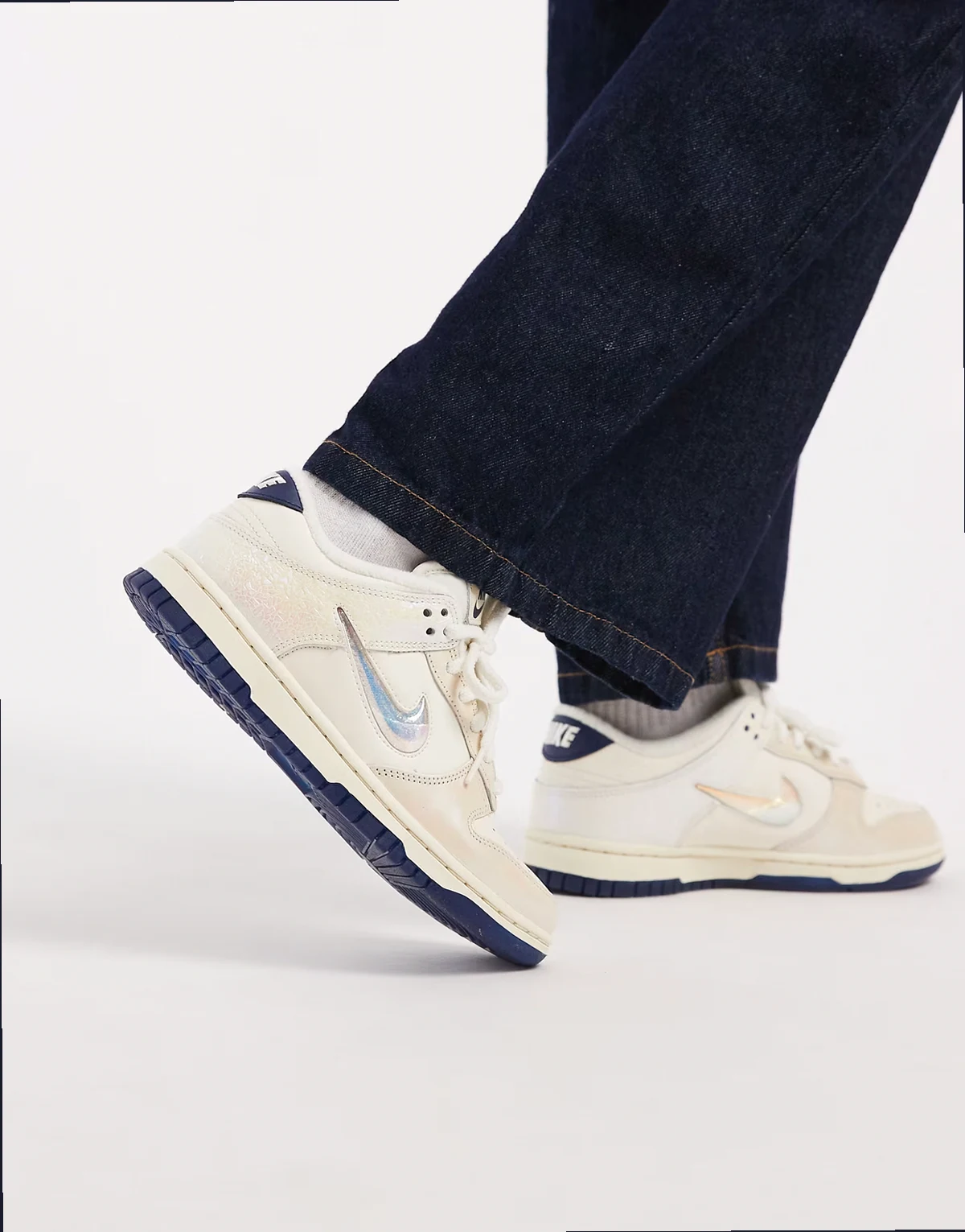 Dunk Low sneakers in pearlized beige and navy