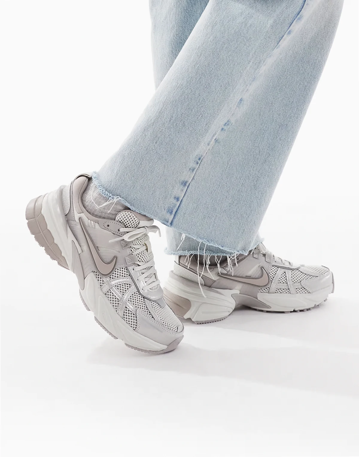 V2K Run sneakers in light brown