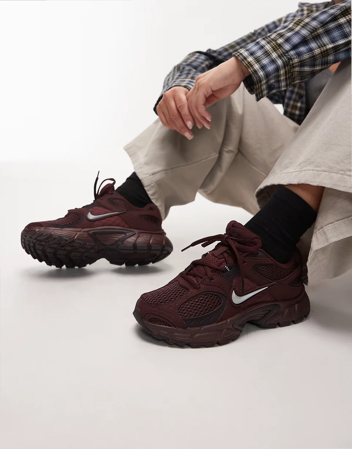 V5 Rnr sneakers in burgundy