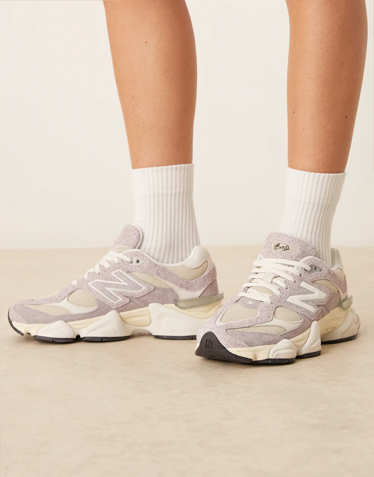 9060 sneakers in lilac