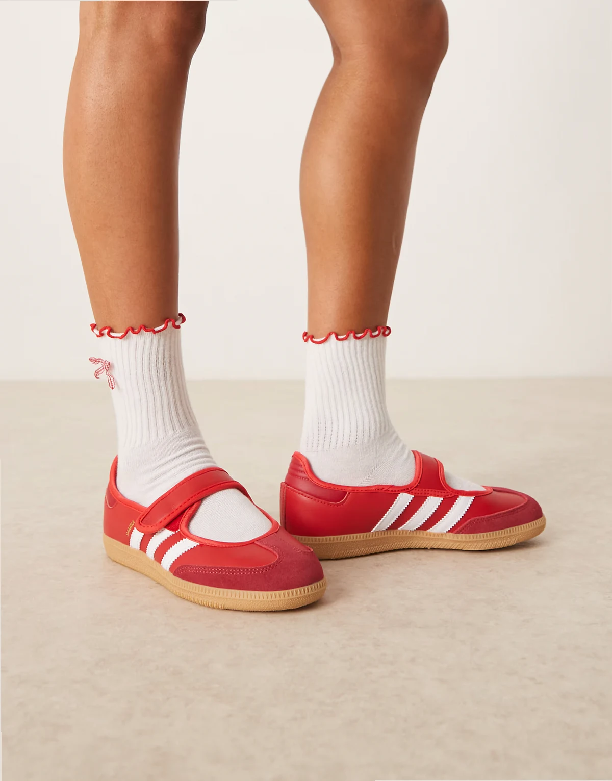 Samba mary janes in red