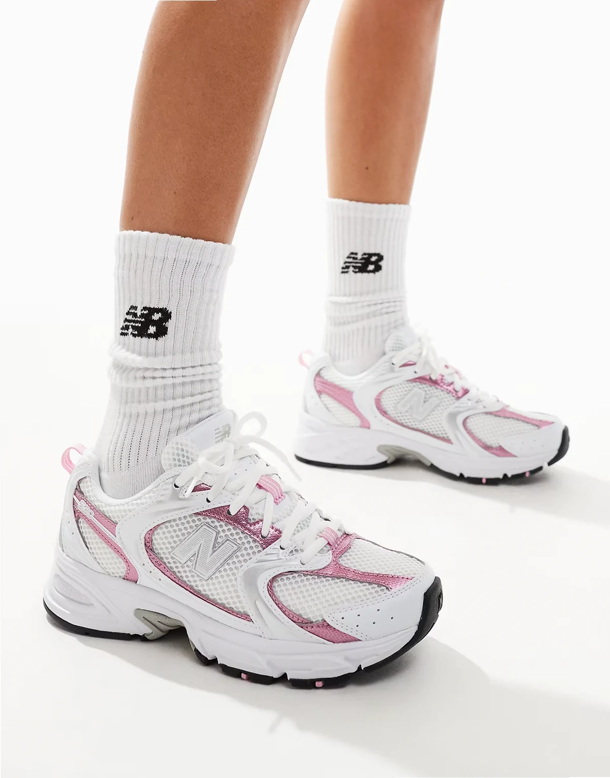 530 sneakers in white with pink metallic details