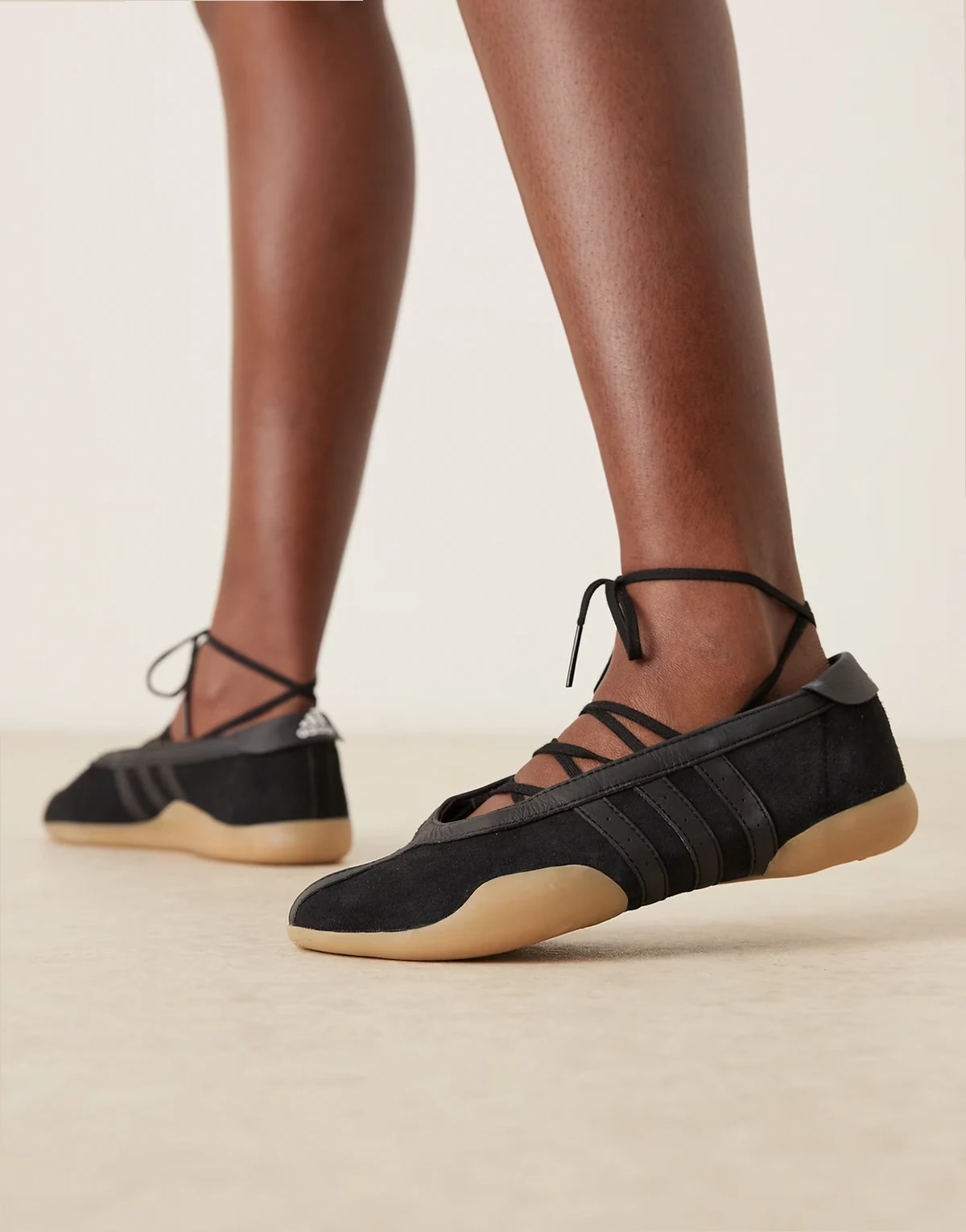 Taekwondo Mei ballet flats in black