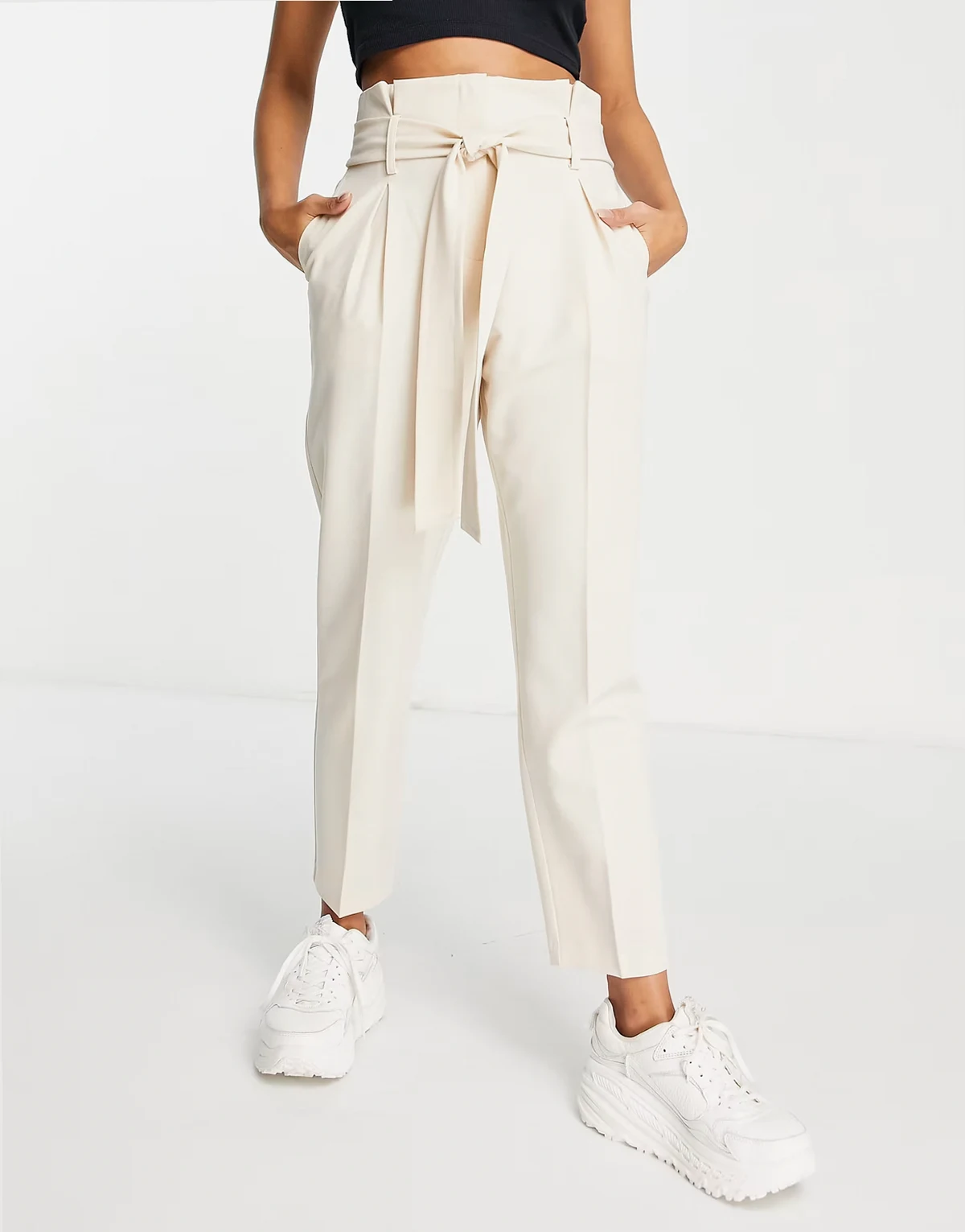 – Hose in Stein mit Paperbag-Taille