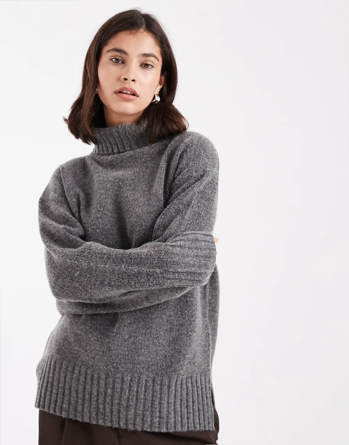 chunky knit turtle neck sweater in gray