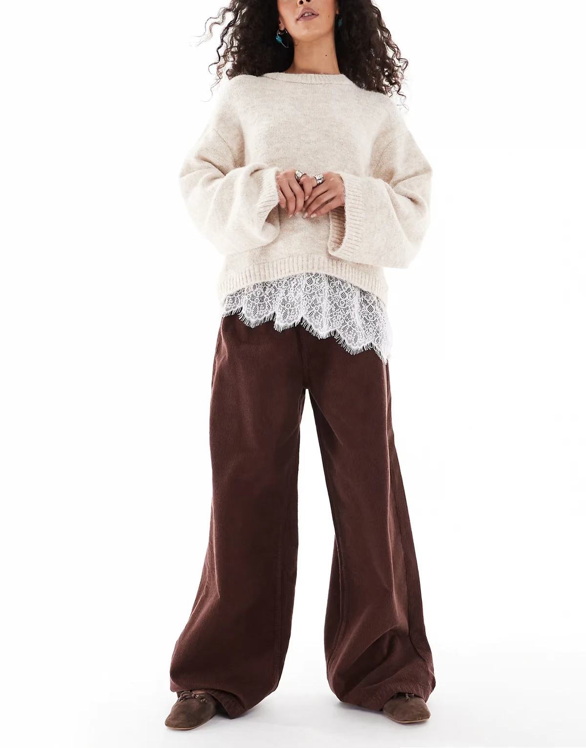– Weit geschnittene Cordhose im Jogginghosen-Stil in Braun