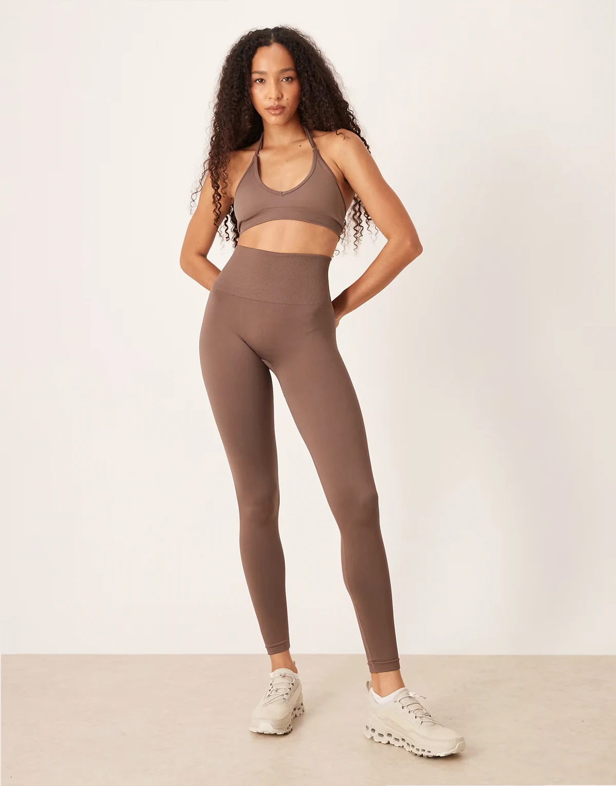 seamless high waist gym leggings in taupe