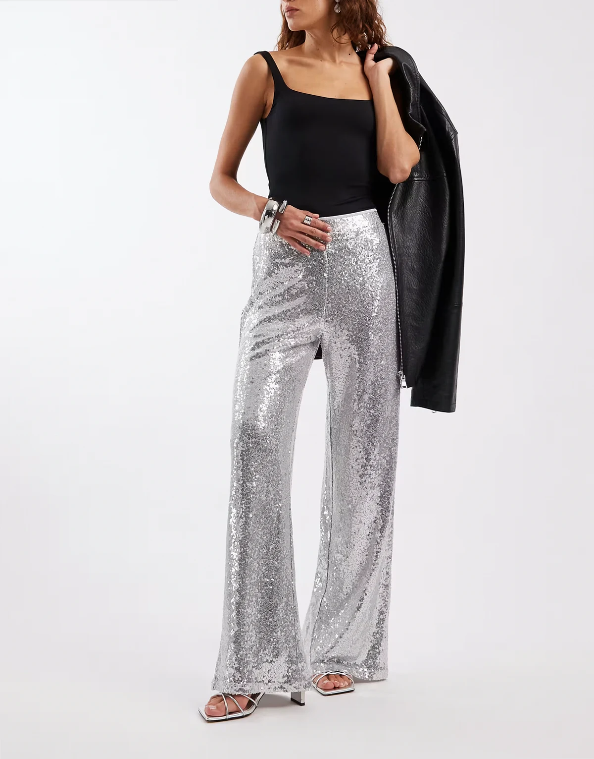 – Hose in Silber mit hohem Bund und Pailletten