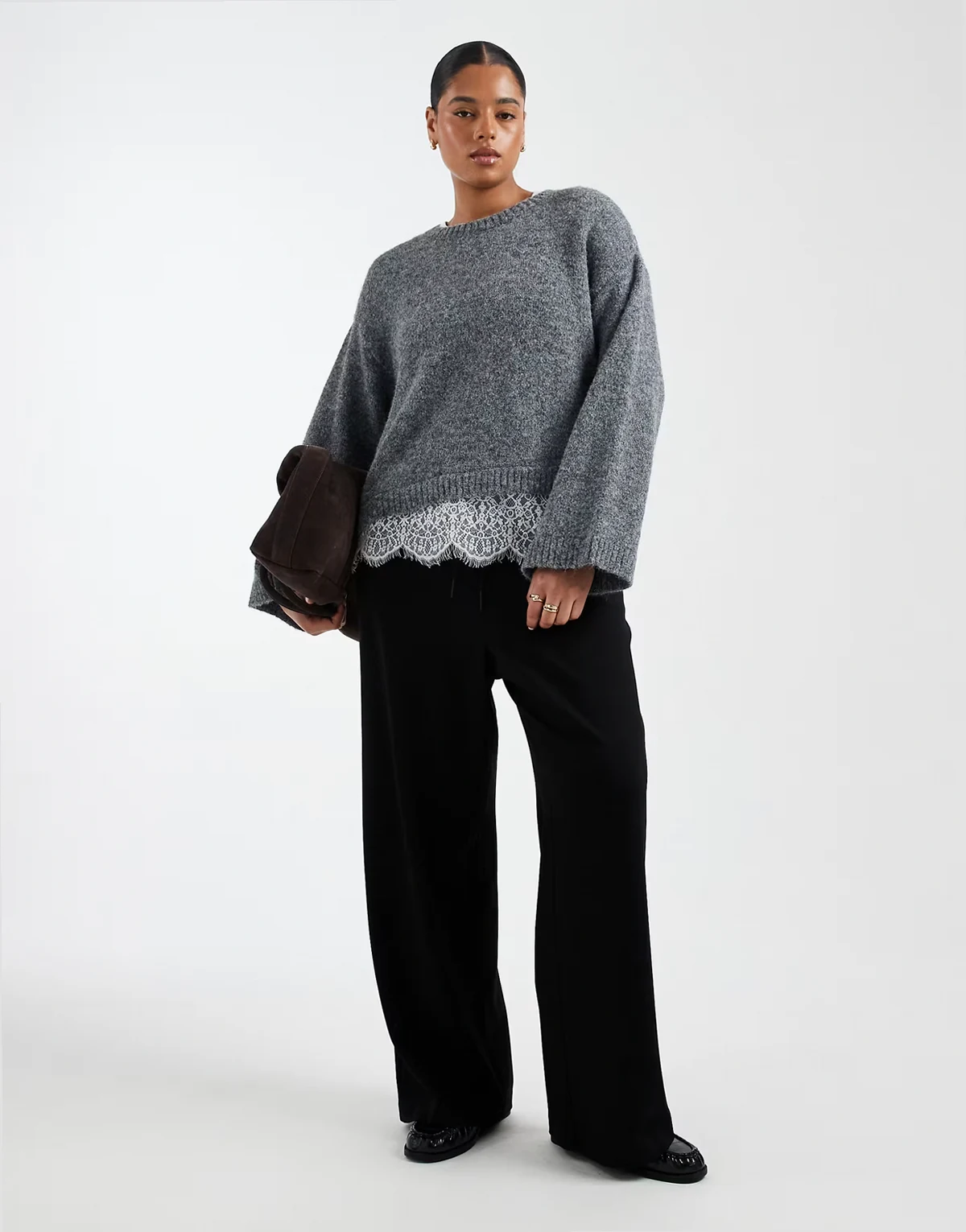 – Weit geschnittene Jersey-Hose in Schwarz mit Kordelzugbund