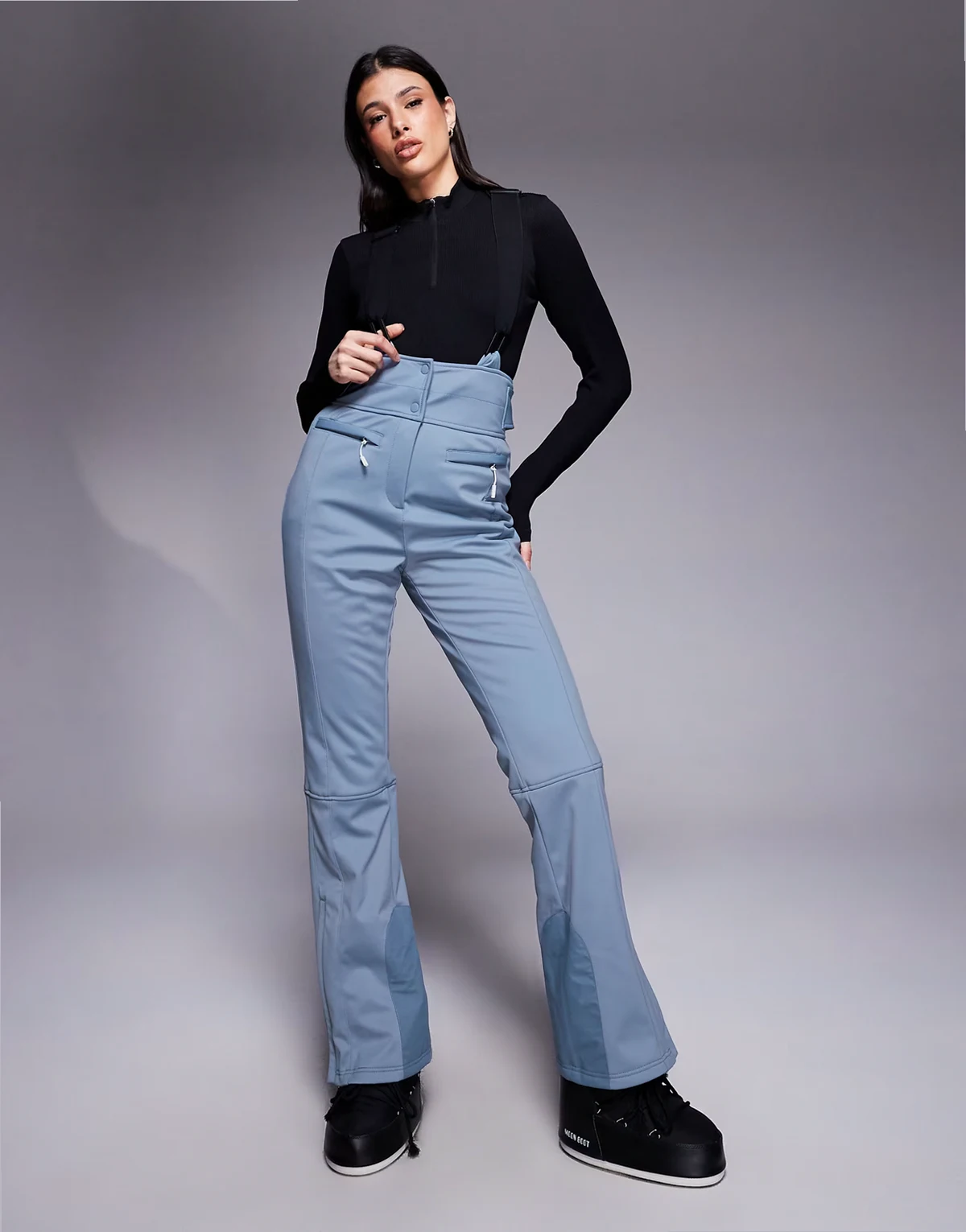 ASOS 4505 Tall – Bladoniebieskie, wodoodporne spodnie narciarskie z rozszerzanymi nogawkami z materiału softshell