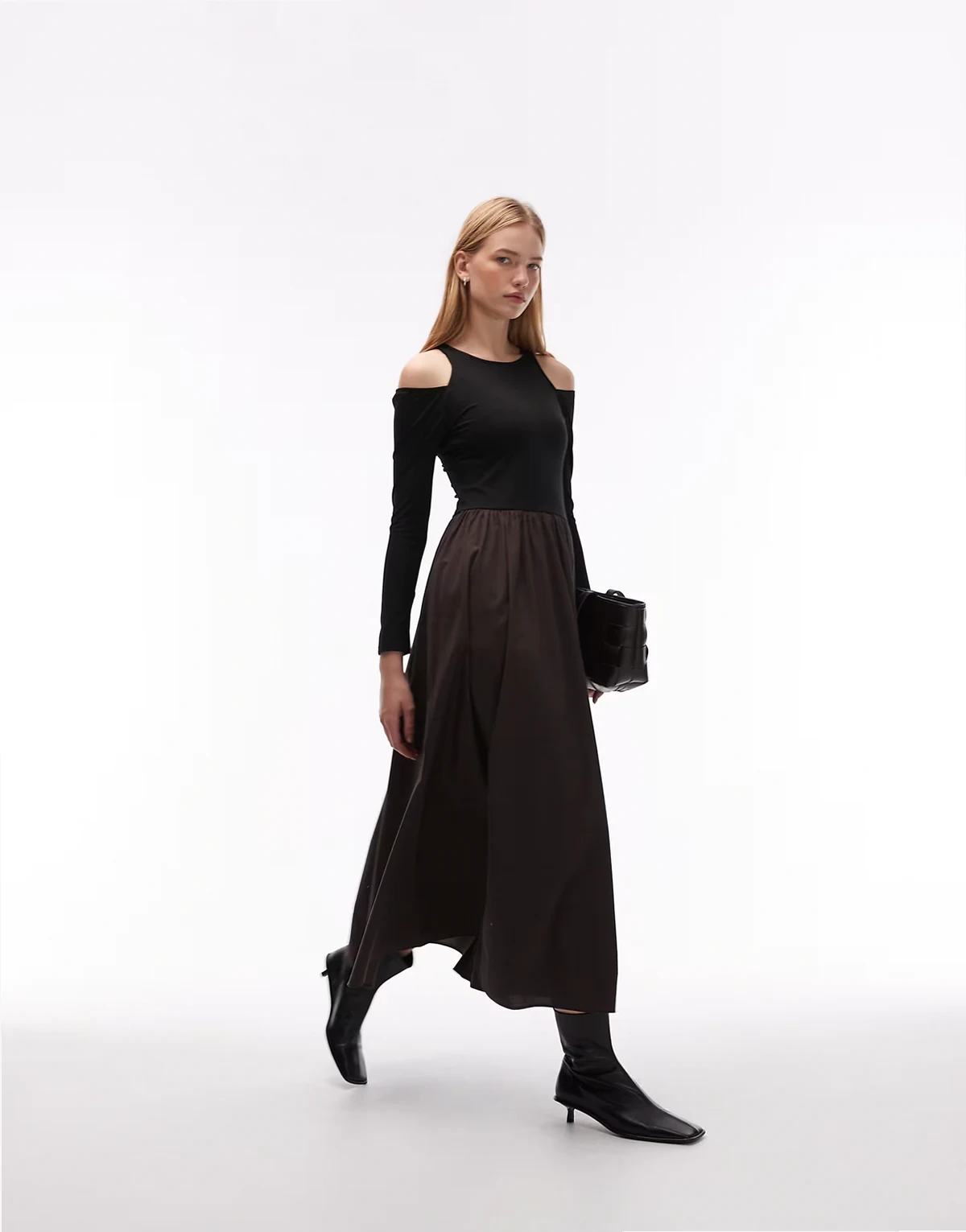 – Langärmliges Hybrid-Maxikleid in Braun