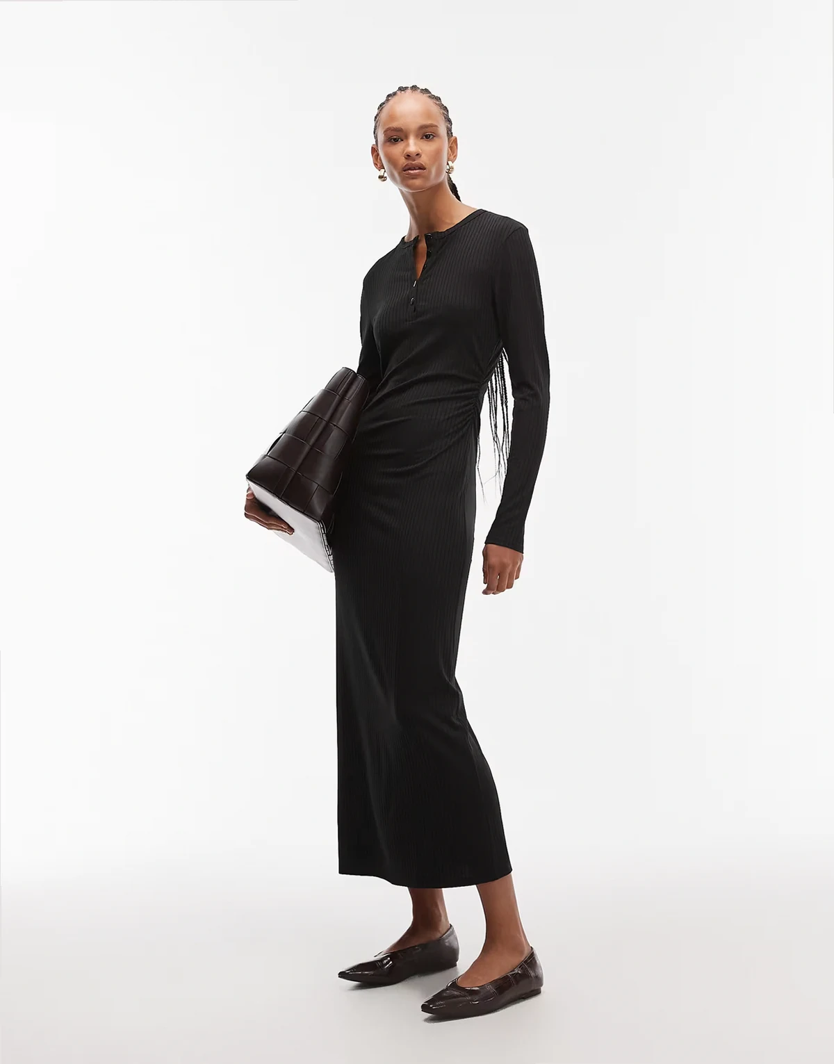 – Langärmliges Midikleid im Henley-Stil in Schwarz