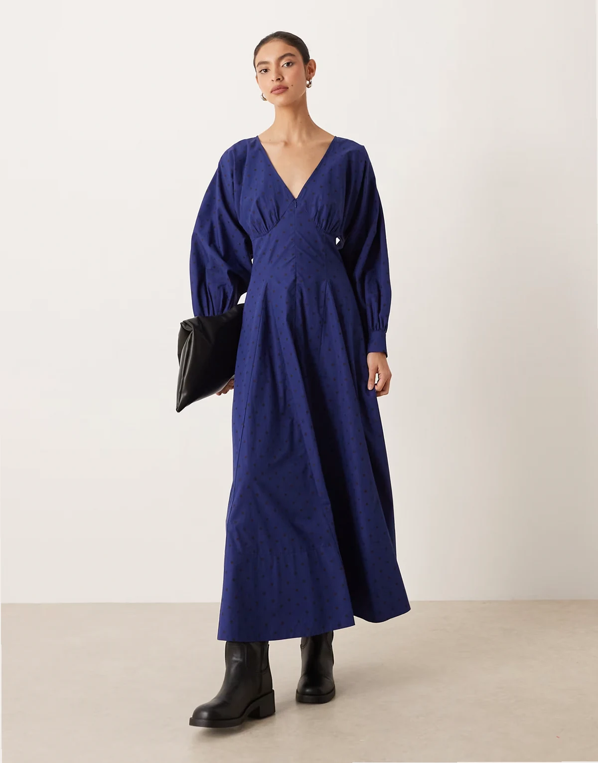 – Langärmliges Maxikleid aus Popeline mit V-Ausschnitt und Polka Dot Print