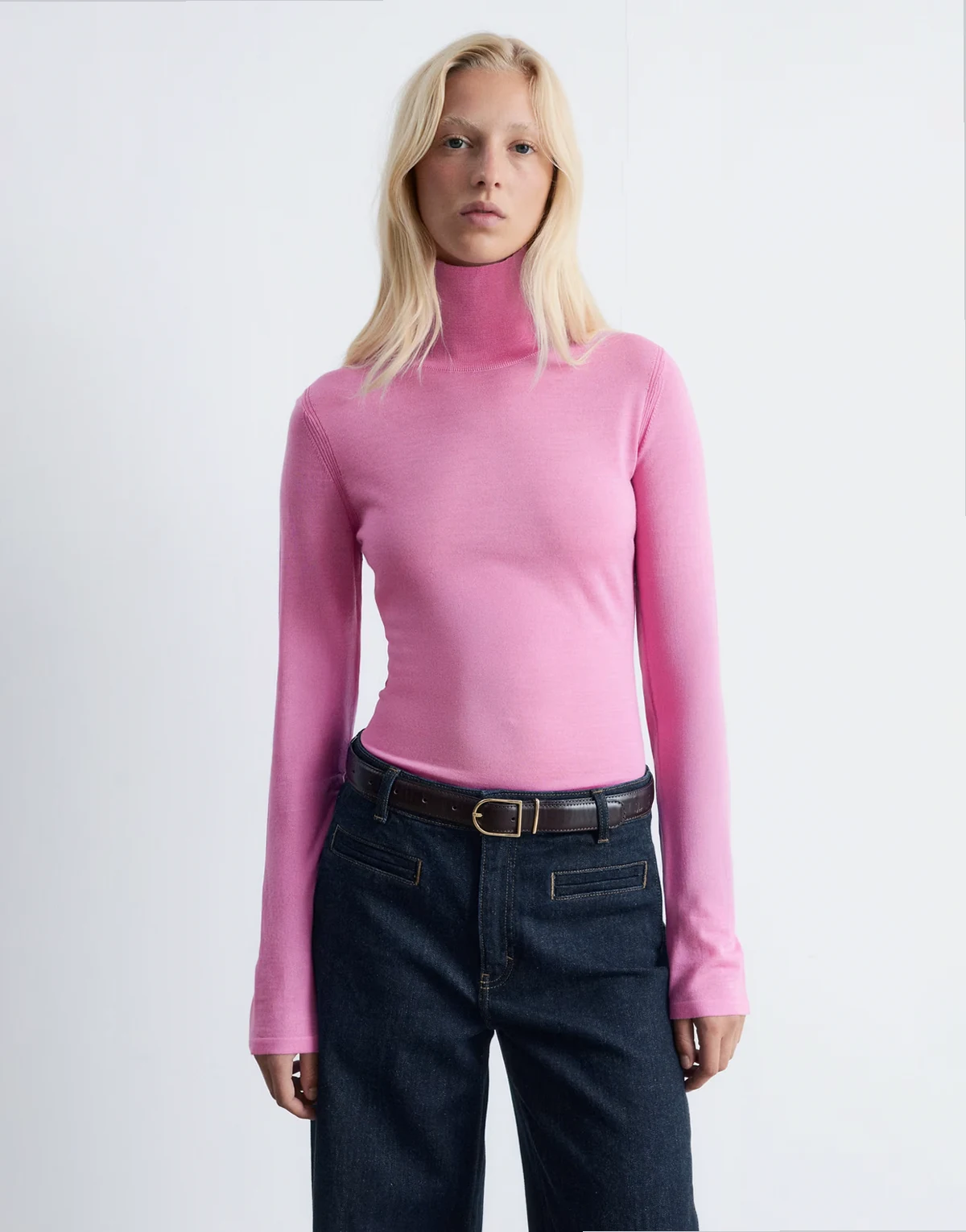 – Feinstrick-Rollkragenpullover aus Wolle in Rosa