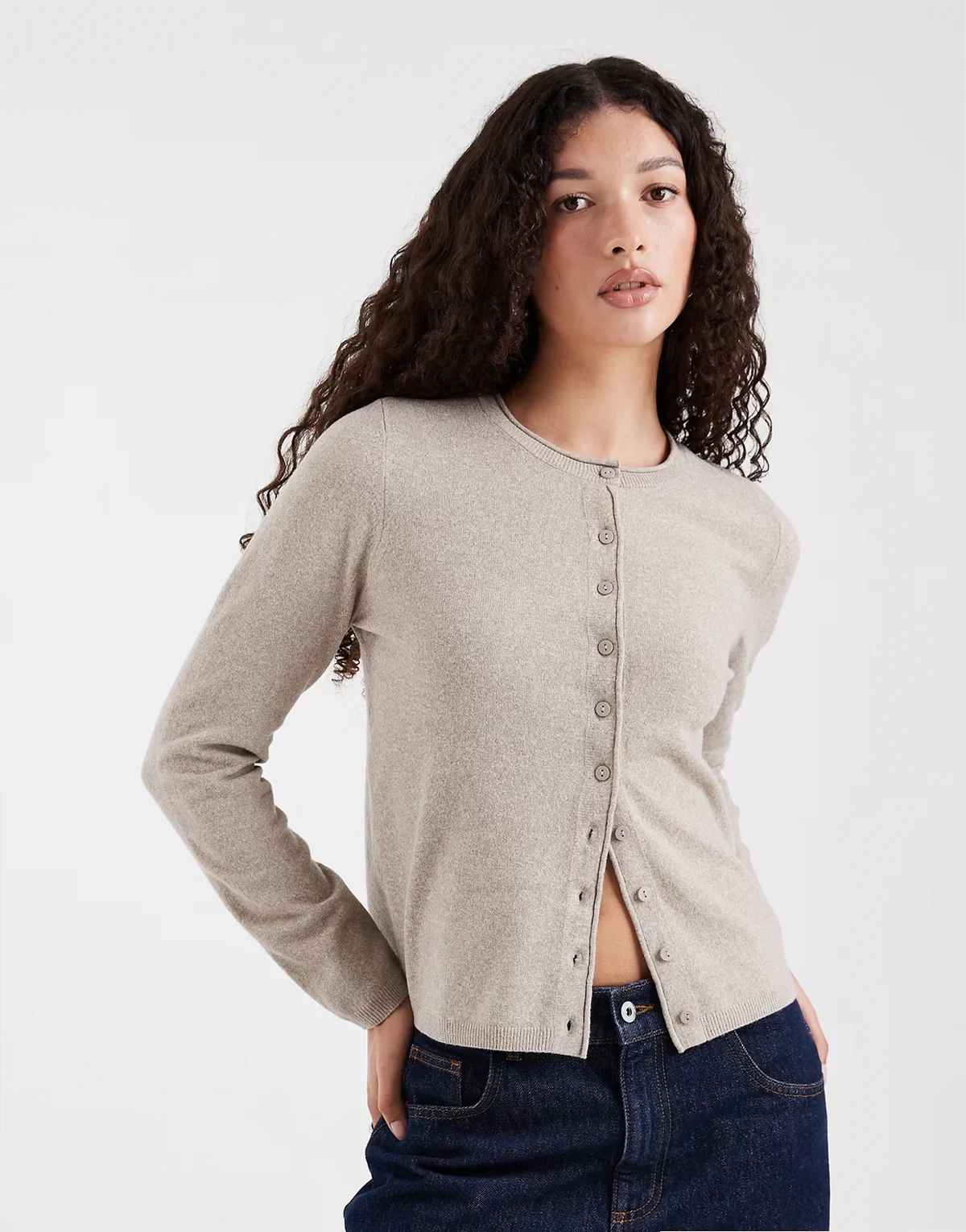 – Beige Strickjacke