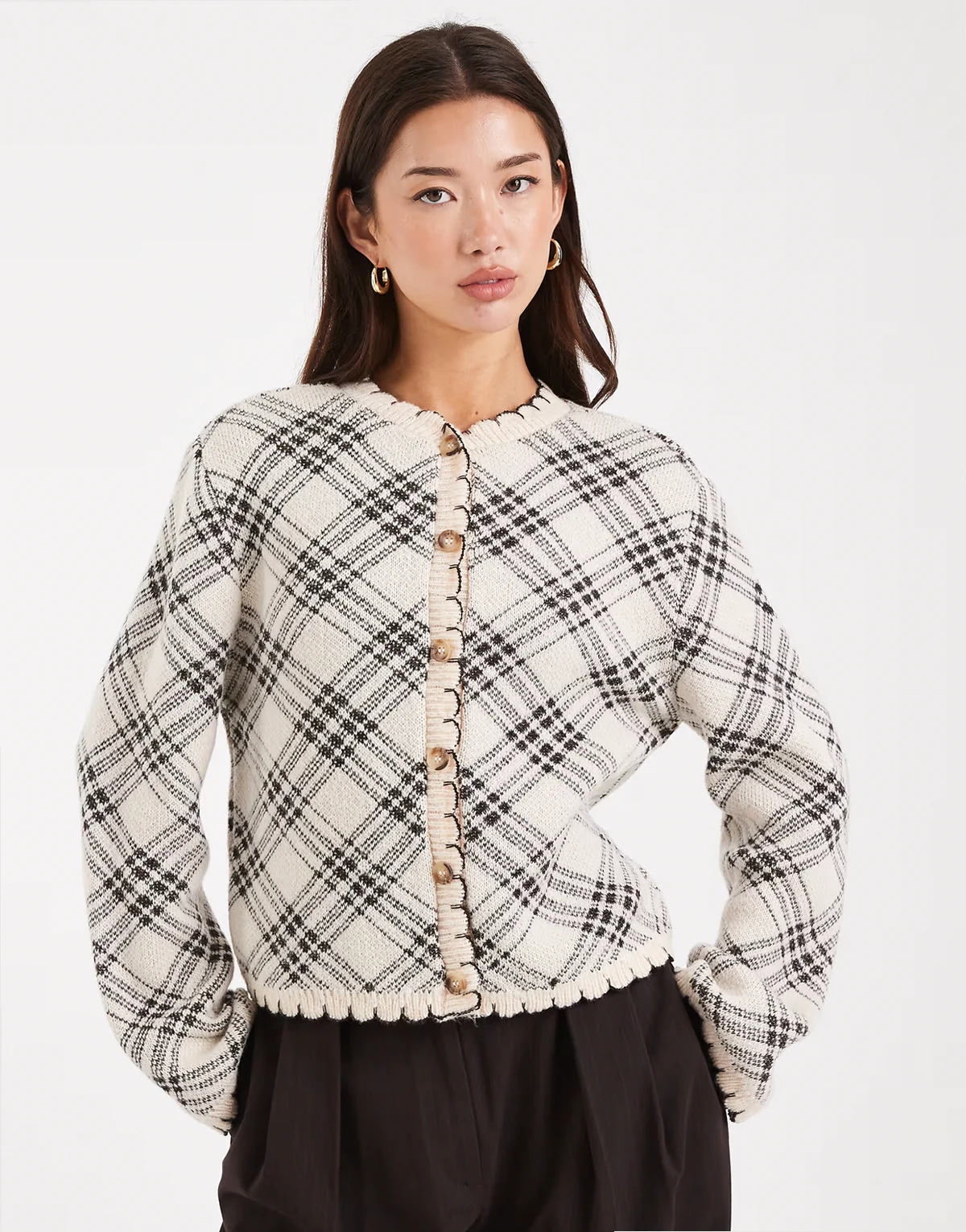 – Strickjacke in Beige mit Rautenmuster und Languettenstich