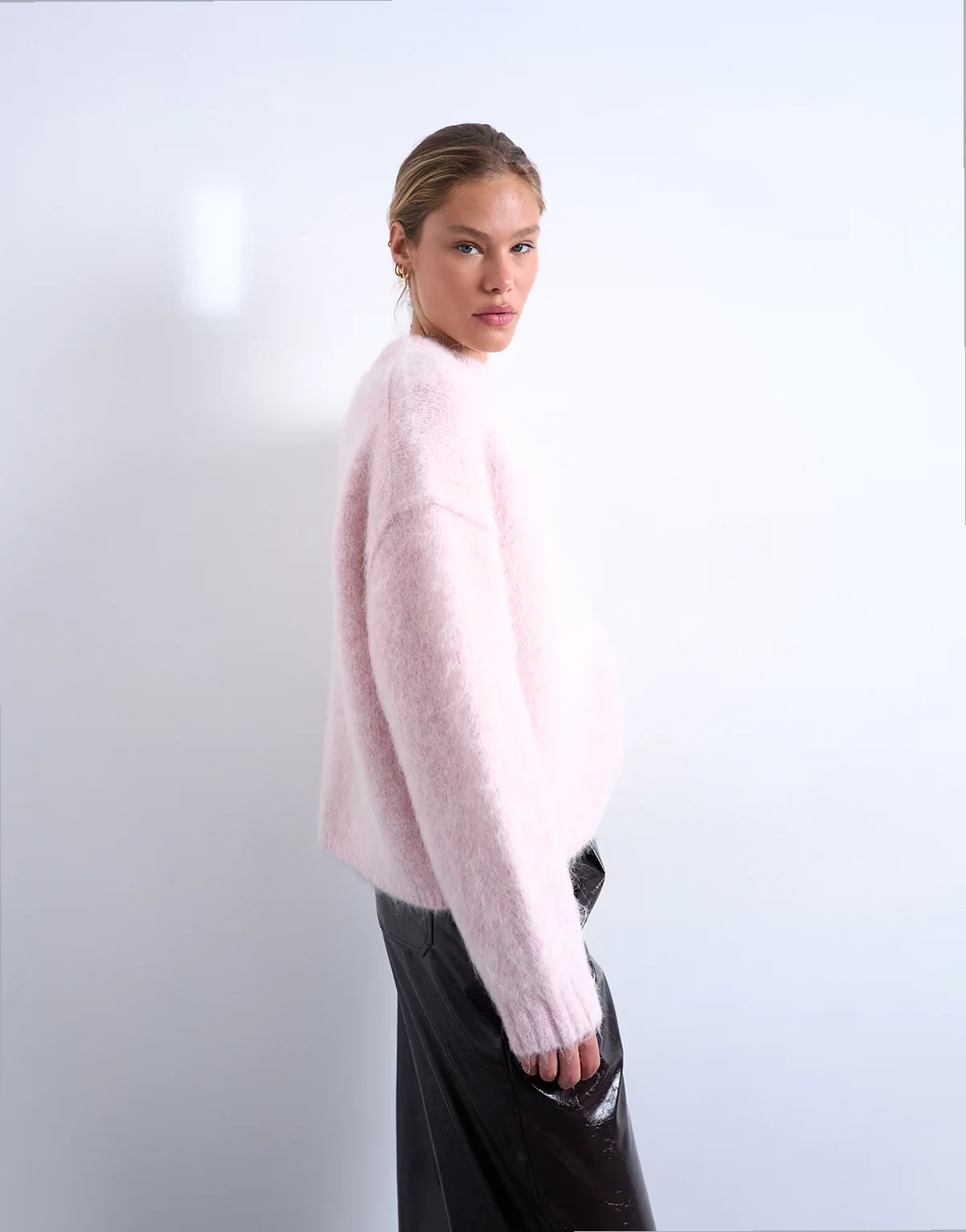 – Premium – Różowy dzianinowy sweter z mieszanki wełny alpaki