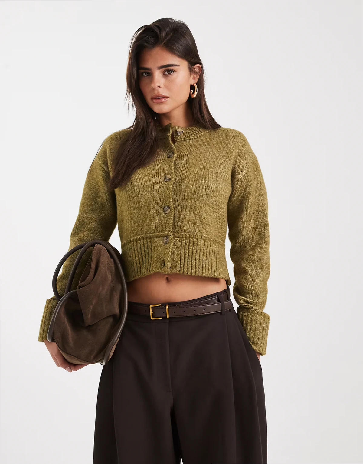 – Grüne Strickjacke mit betonter Taille