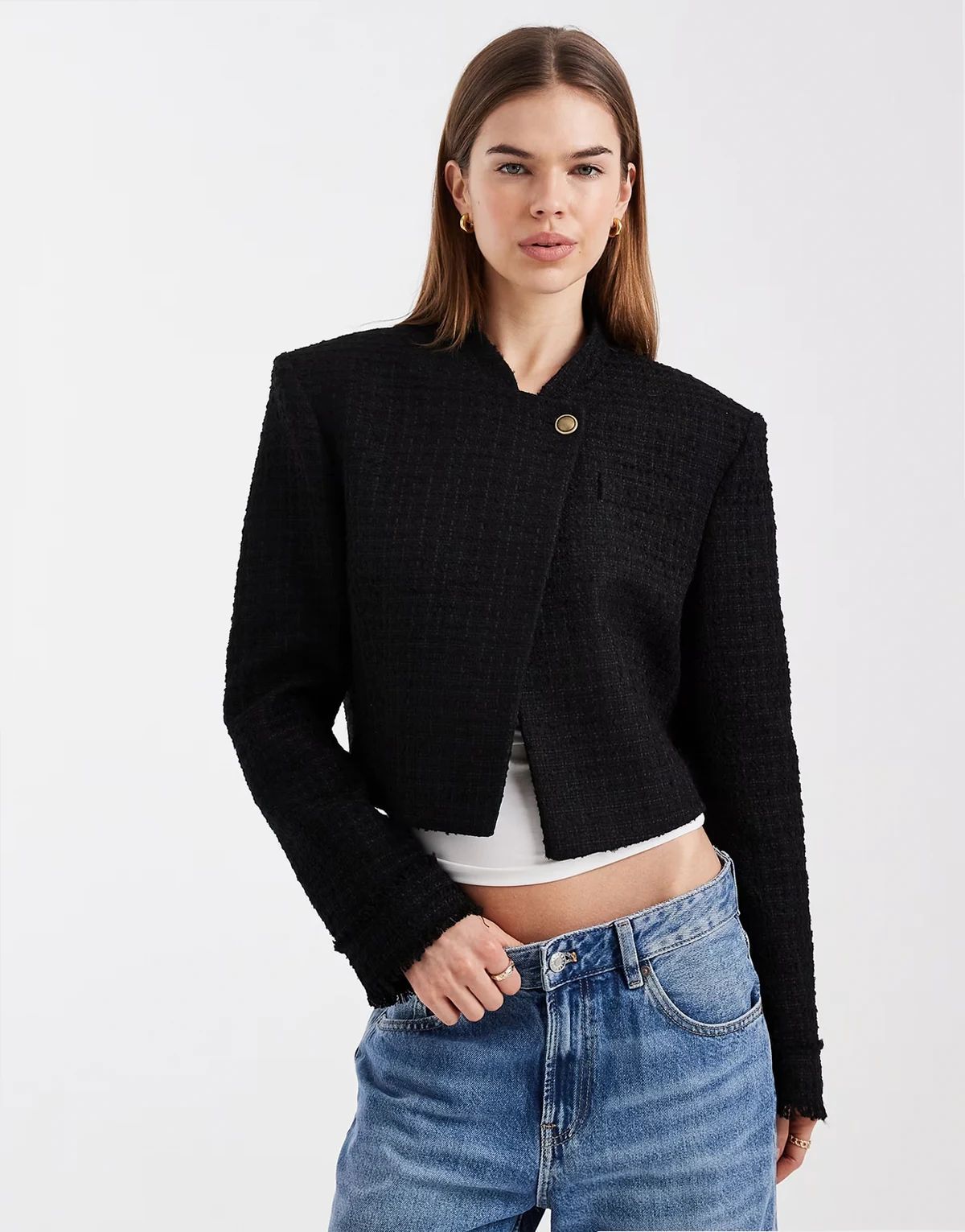 – Cropped-Blazer aus Bouclé mit Wickelrevers