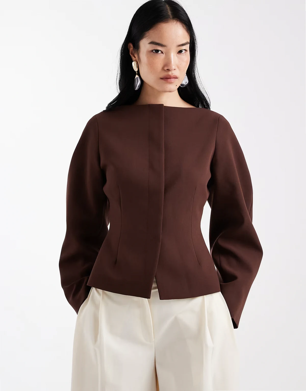 – Blazer mit U-Boot-Ausschnitt