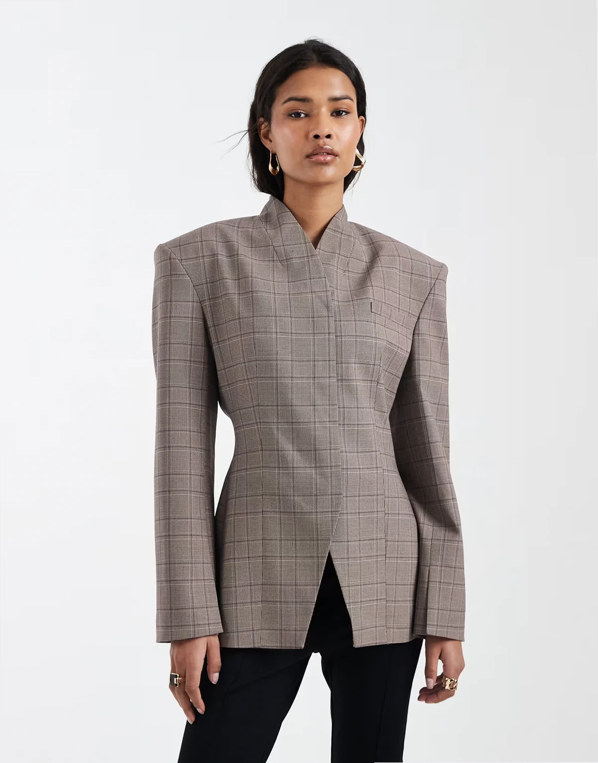 – Hochgeschlossener, grau karierter Blazer im Wickeldesign